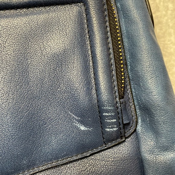 Be&D Rosie Page Navy Blue Leather Messenger Bag - Picture 6 of 8